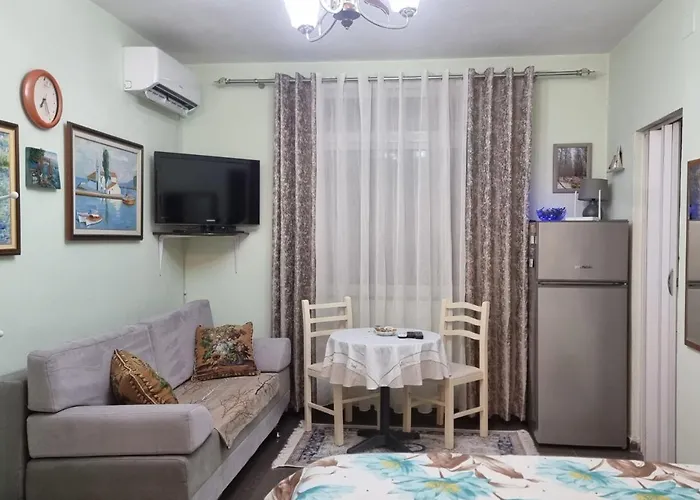 Edis\'S Corner