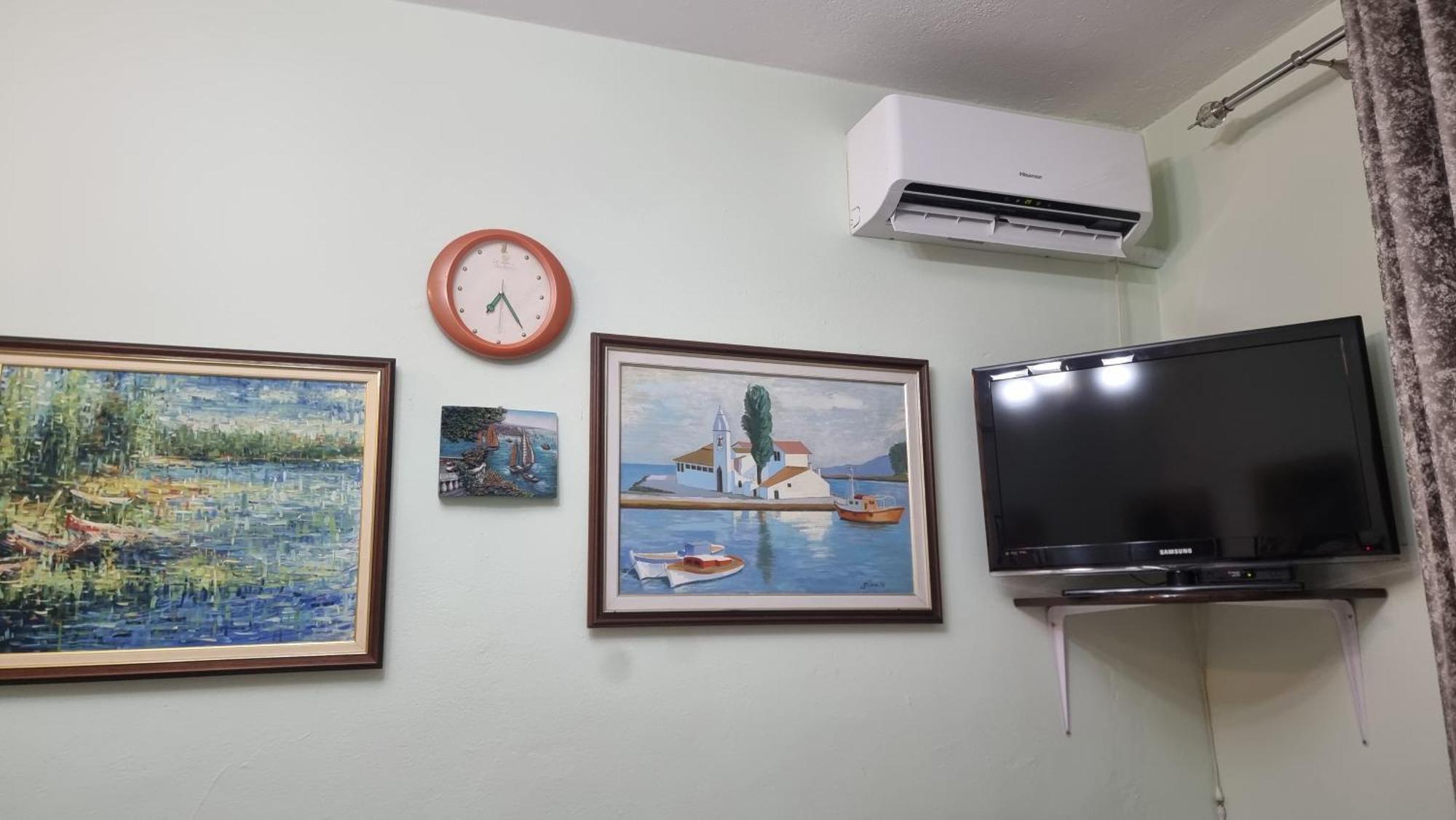 Edis's Corner *